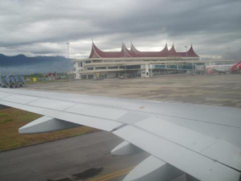 Bandara Internasional Minangkabau dari dalam pesawat