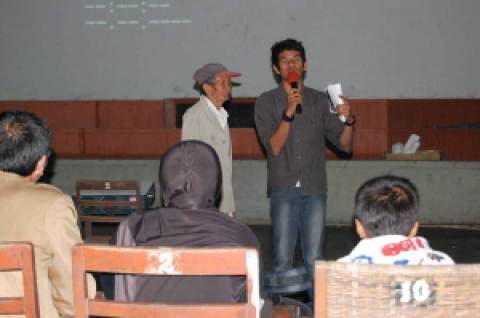 Pak Udin, sang projectionist
